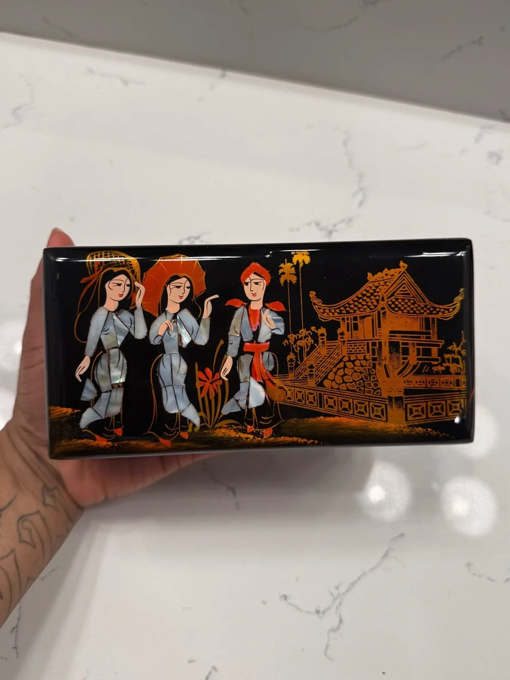 Japanese Lacquer Jewelry Box With Mother Of Pearl Inlay